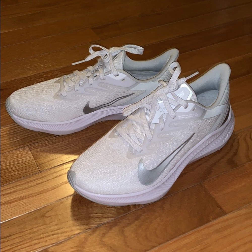 NWOT nike air zoom sneakers